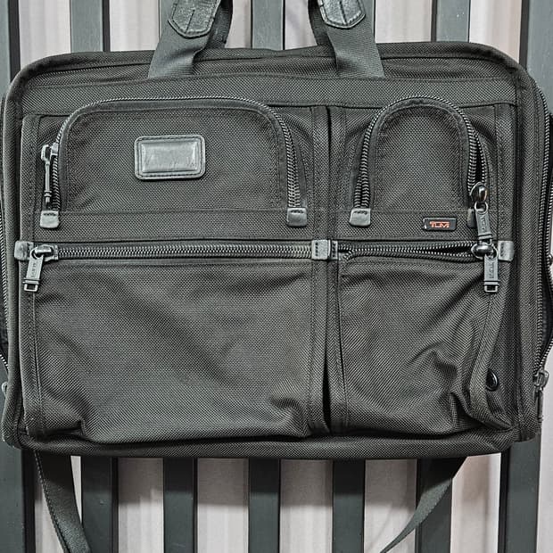 투미 알파 컴팩트 라지