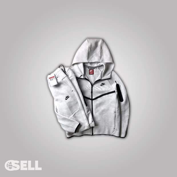 나이키 테크팩 화이트 셋업