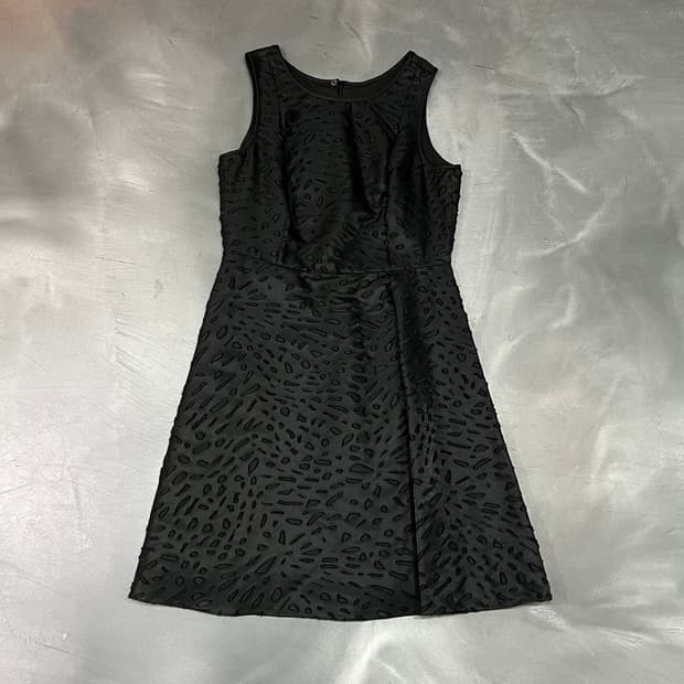  엠포리오 아르마니 패턴 슬리브리스 원피스 y15820