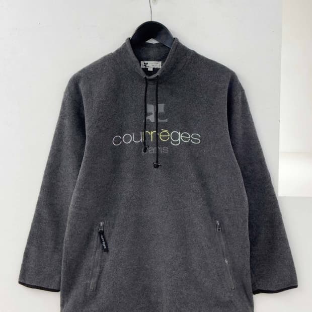 꾸레쥬 플리스 탑