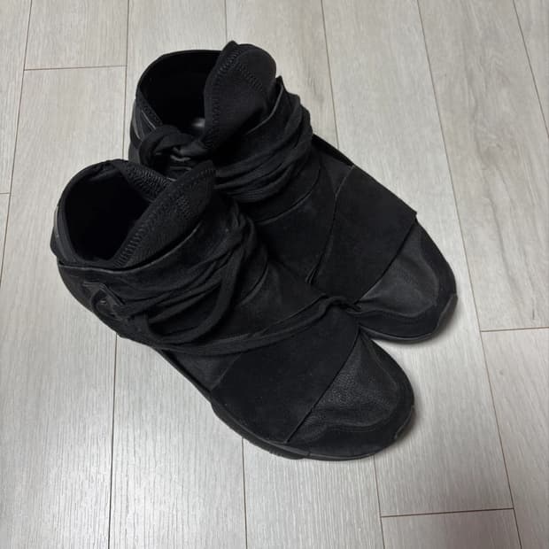 Y-3 콰사 260