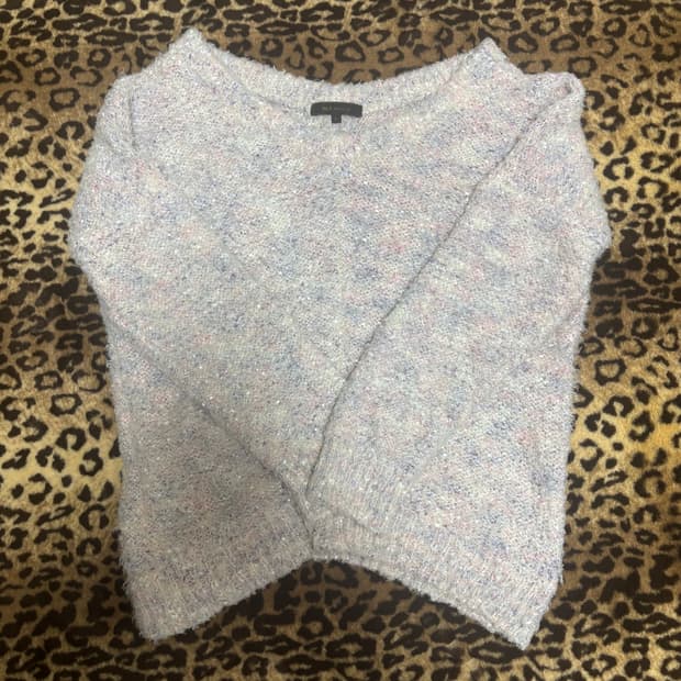 솜사탕 색 니트