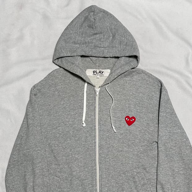 L 꼼데가르송 레드하트와펜 그레이 후드집업