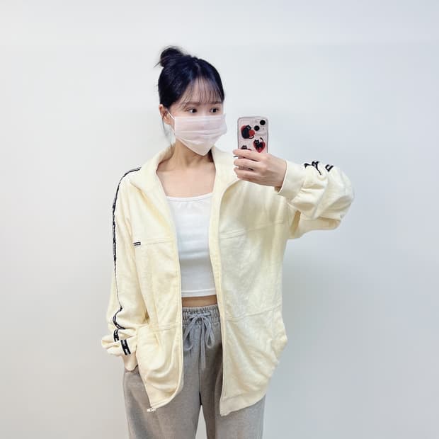 미스치프 테리 빅 로고 집업 자켓 아이보리