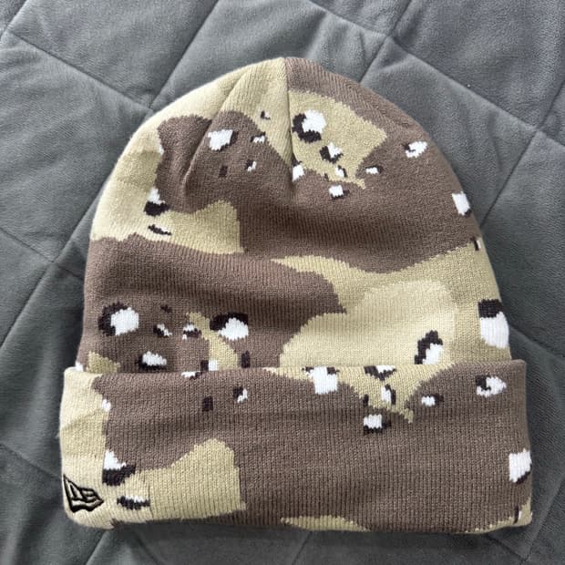 뉴에라 카모 비니