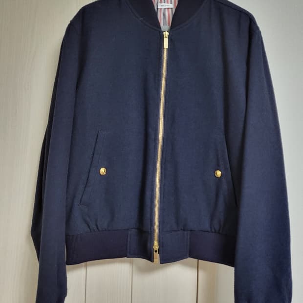 톰브라운 센터백 스트라이프 부클레 수팅 블루종