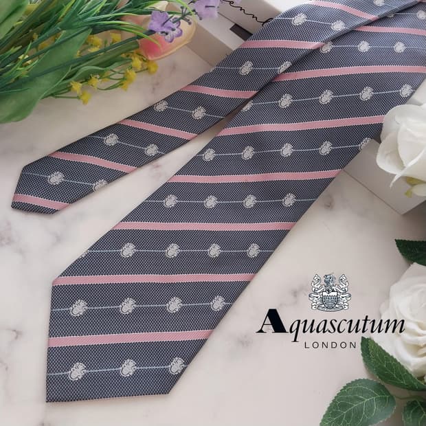 아쿠아스큐텀 실크 네이비 스트라이프 넥타이 9.3cm A+등급 K1128
