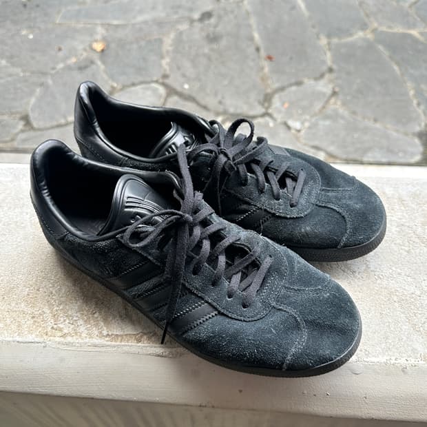 아디다스 운동화 275 블랙 스웨이드