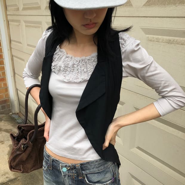 ruffle neckline slim top 