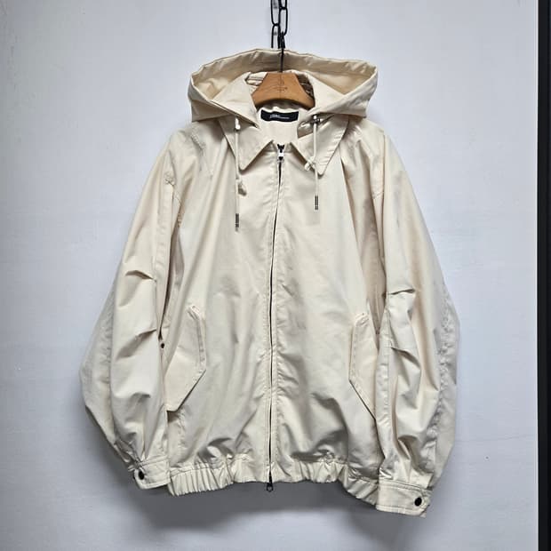 송지오옴므 23ss 후드 디터쳐블 카라 돌먼 점퍼