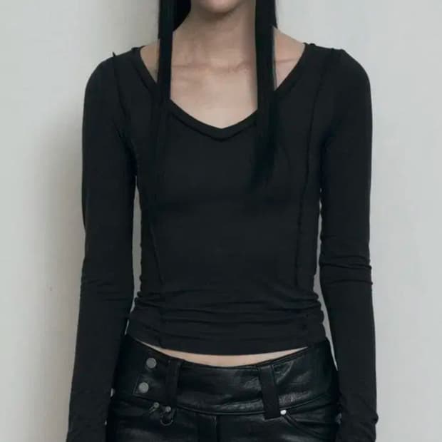 보헤미안서울 브이넥 백 홀 롱슬리브