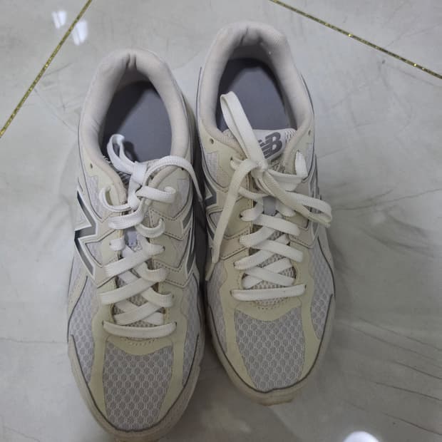 뉴발란스 운동화 270 화이트