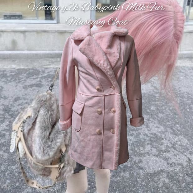 Vintage y2k Babypink Milk Fur Mustang