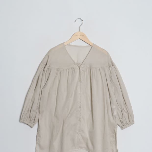 AMERICAN HOLIC Seethrouth Gather Blouse