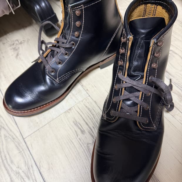 레드윙 9060 7.5d 판매합니다