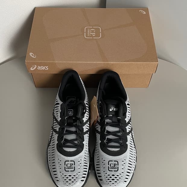 아식스 씨피컴퍼니 C.P. Company 젤퀸텀 실버 270 새상품