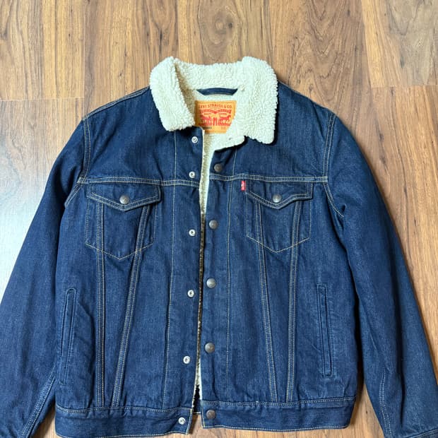 리바이스 셰르파 데님자켓 s사이즈 판매합니다
