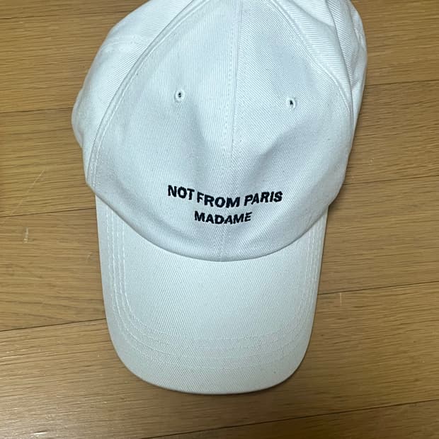 화이트 볼캡