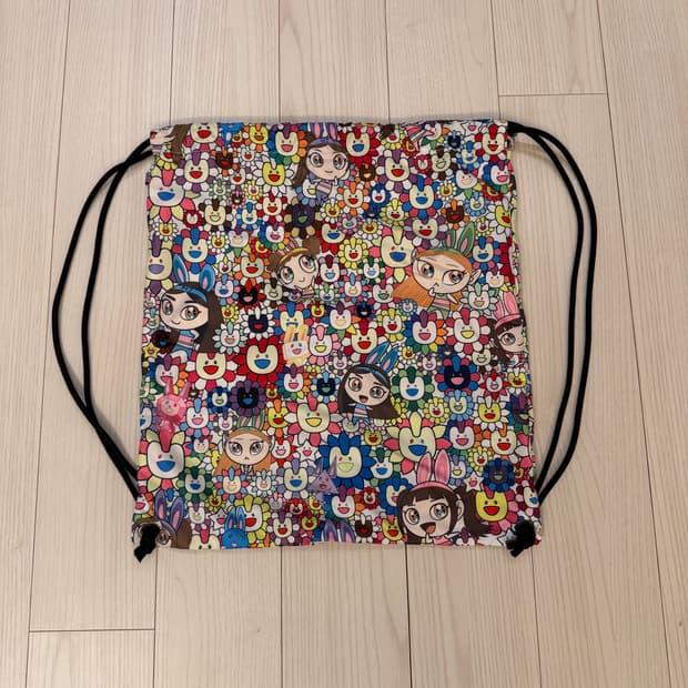 뉴진스x무라카미타카시 스트링 백