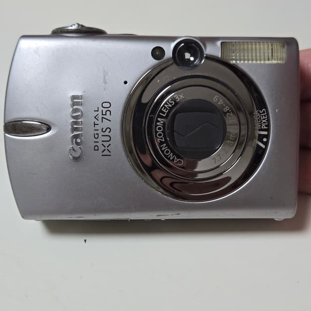 캐논 익서스750 카메라