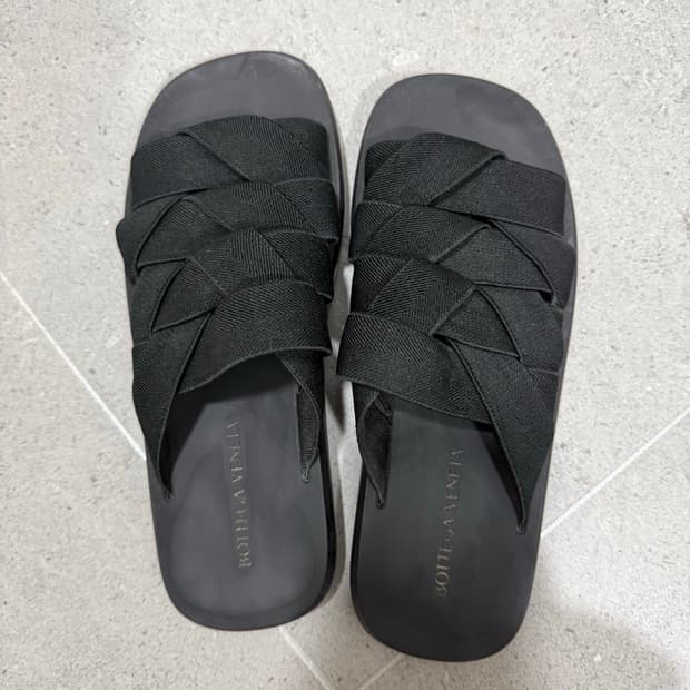 보테가베네타 인트레치아토 블랙 슬리퍼