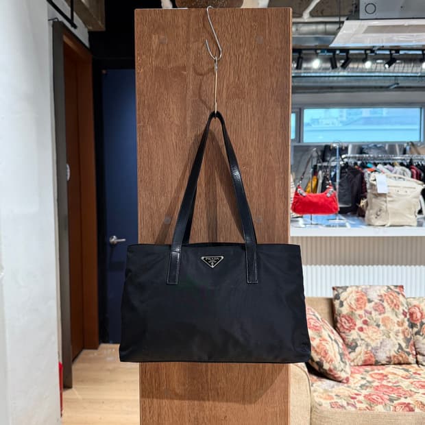 프라다 블랙 포코노 나일론 토트백 
