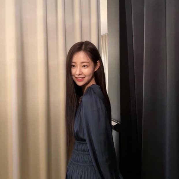 Maje 마쥬 신슬기 새틴 원피스