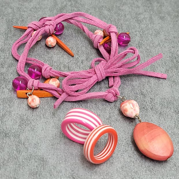 unique necklace set