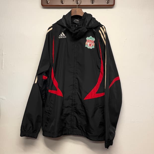 아디다스 리버풀 칼스버그 벤치 바람막이 자켓 