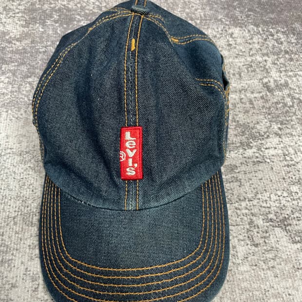 Vintage Levis RED TAB cap