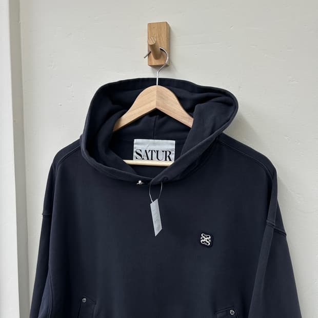 16368 - 세터 후드티