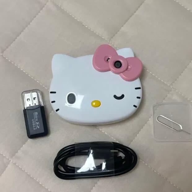 부이 헬로키티 카메라(뜯기만함)