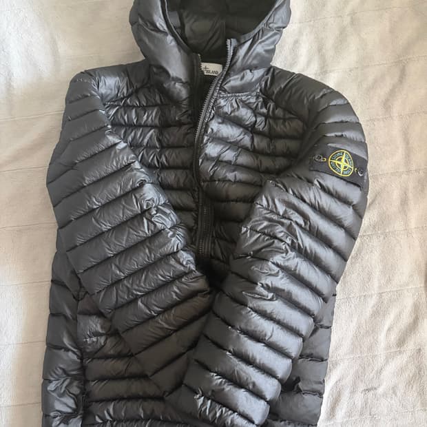 스톤아일랜드 룸우븐 경량 패딩 블랙 M