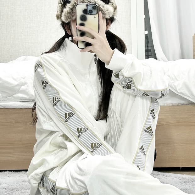 아디다스 벨루어 벨벳 화이트 셋업