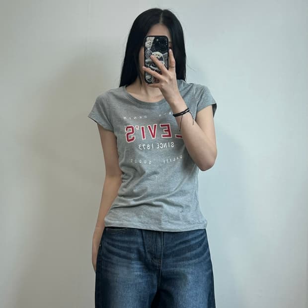 리바이스 스펠아웃 그레이 반팔 티셔츠