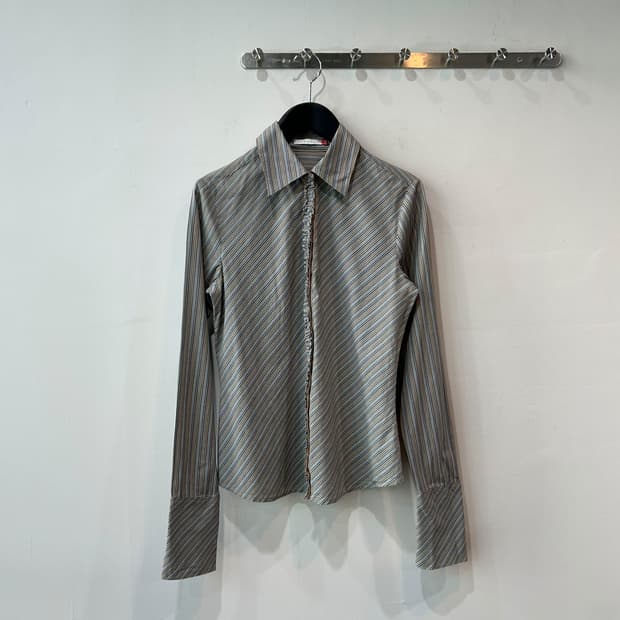 스트라이프 패턴 슬림 셔츠