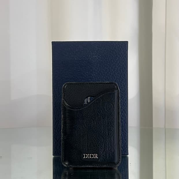 디올 그래피티 맥세이프 카드지갑