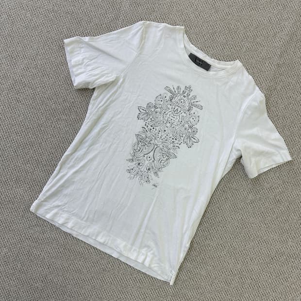 77 베라왕 화이트 반팔티 0401D