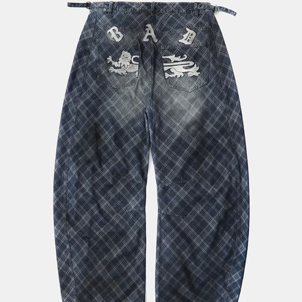배드블러드 라이온 패치 워시드 배럴 팬츠 - 블루데님체크