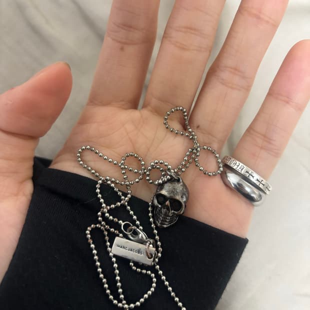 마크제이콥스 스컬 목걸이
