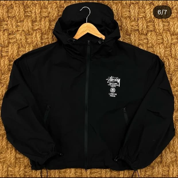 스투시 바람막이