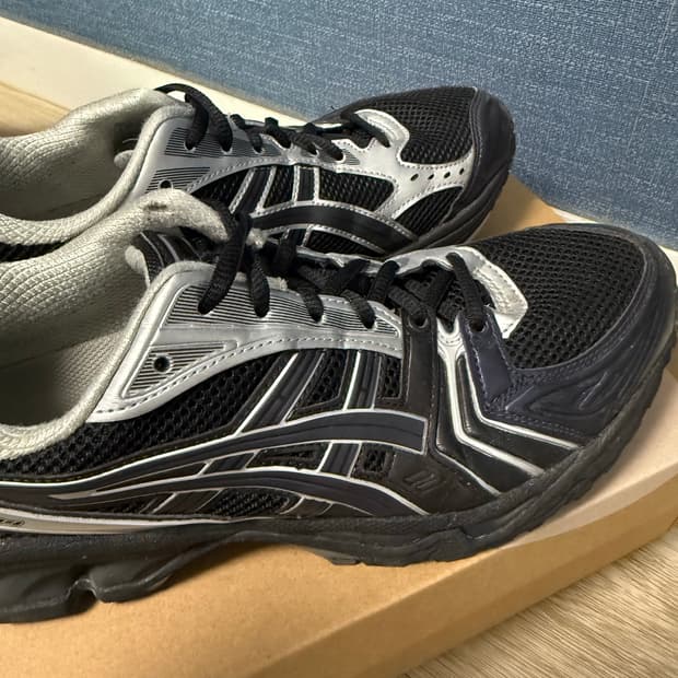 275 아식스 언더마이카 젤카야노