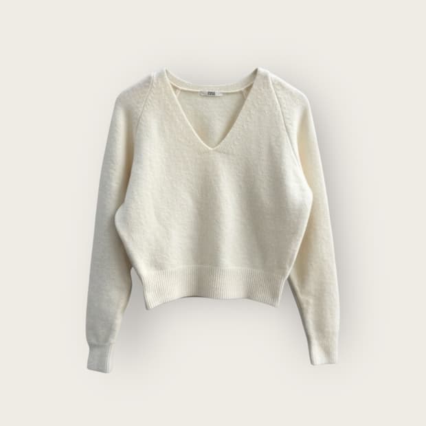 에토스 브이넥 울 니트