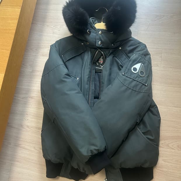 무스너클 발리스틱 카키색 블랙퍼 남성 패딩 M