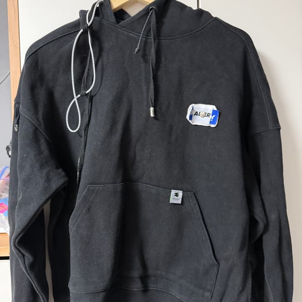 아더에러 리벳 후드