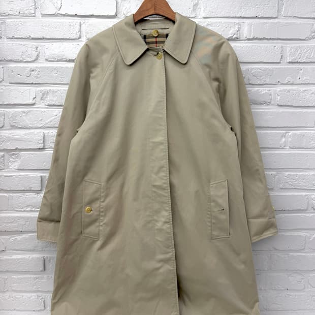 버버리 베이지 트렌치 코트