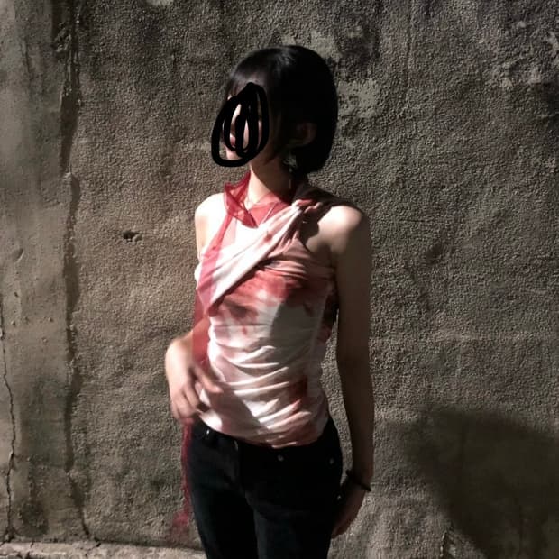 피아오량 one shoulder tint shirring top