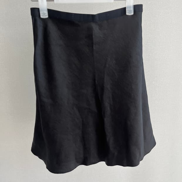 urbanic30 새틴스커트 