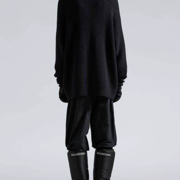 구매) 발렌시아가 스키컬렉션 반집업 니트