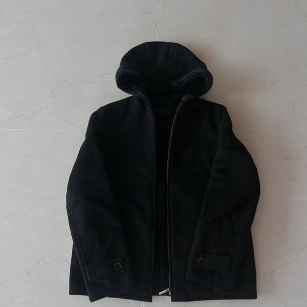 톰보이 블랙 후드 무스탕 재킷